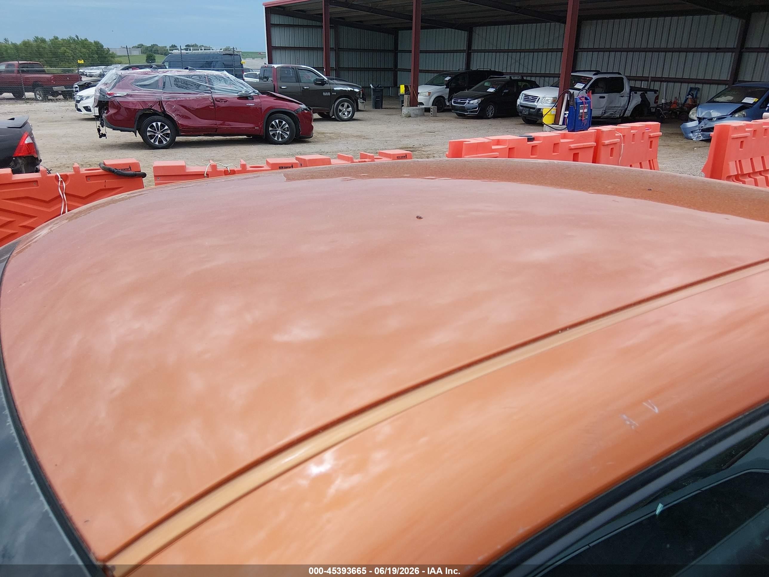 2011 Dodge Challenger   Orange vin: 2B3CJ4DG9BH576565