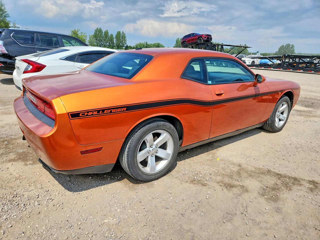 2011 Dodge Challenger Orange vin: 2B3CJ4DGXBH590328