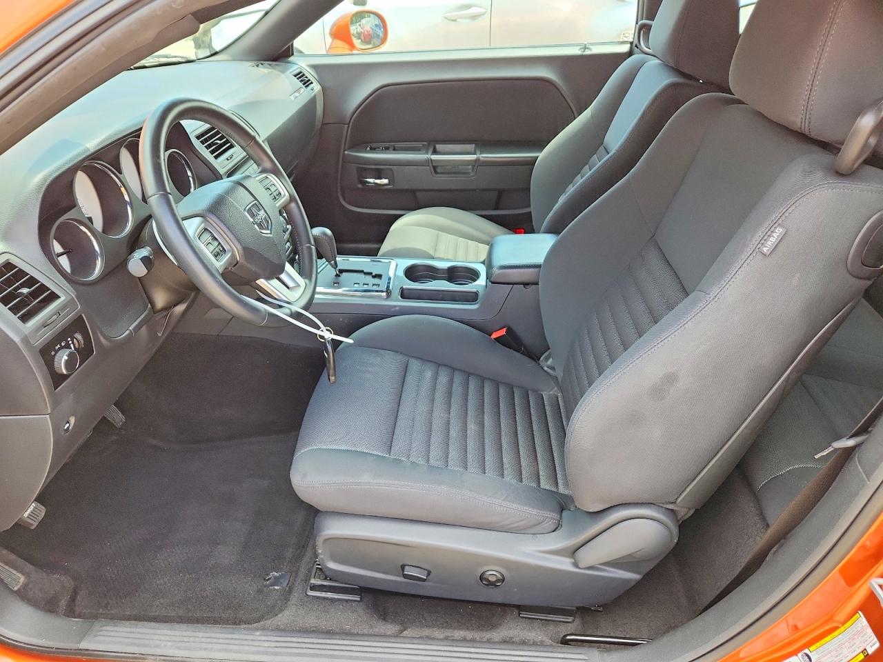 2011 Dodge Challenger Orange vin: 2B3CJ4DGXBH590328