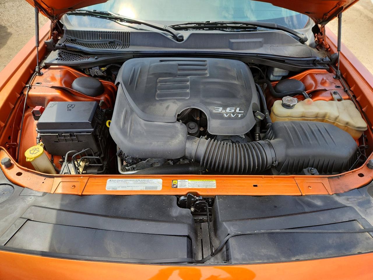 2011 Dodge Challenger Orange vin: 2B3CJ4DGXBH590328