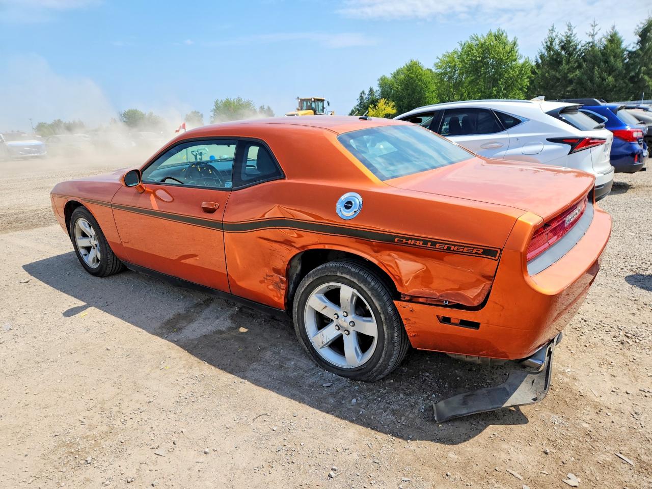 2011 Dodge Challenger Orange vin: 2B3CJ4DGXBH590328