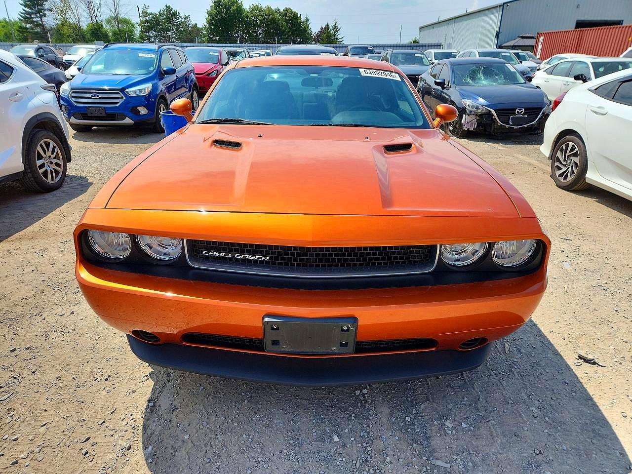 2011 Dodge Challenger Orange vin: 2B3CJ4DGXBH590328