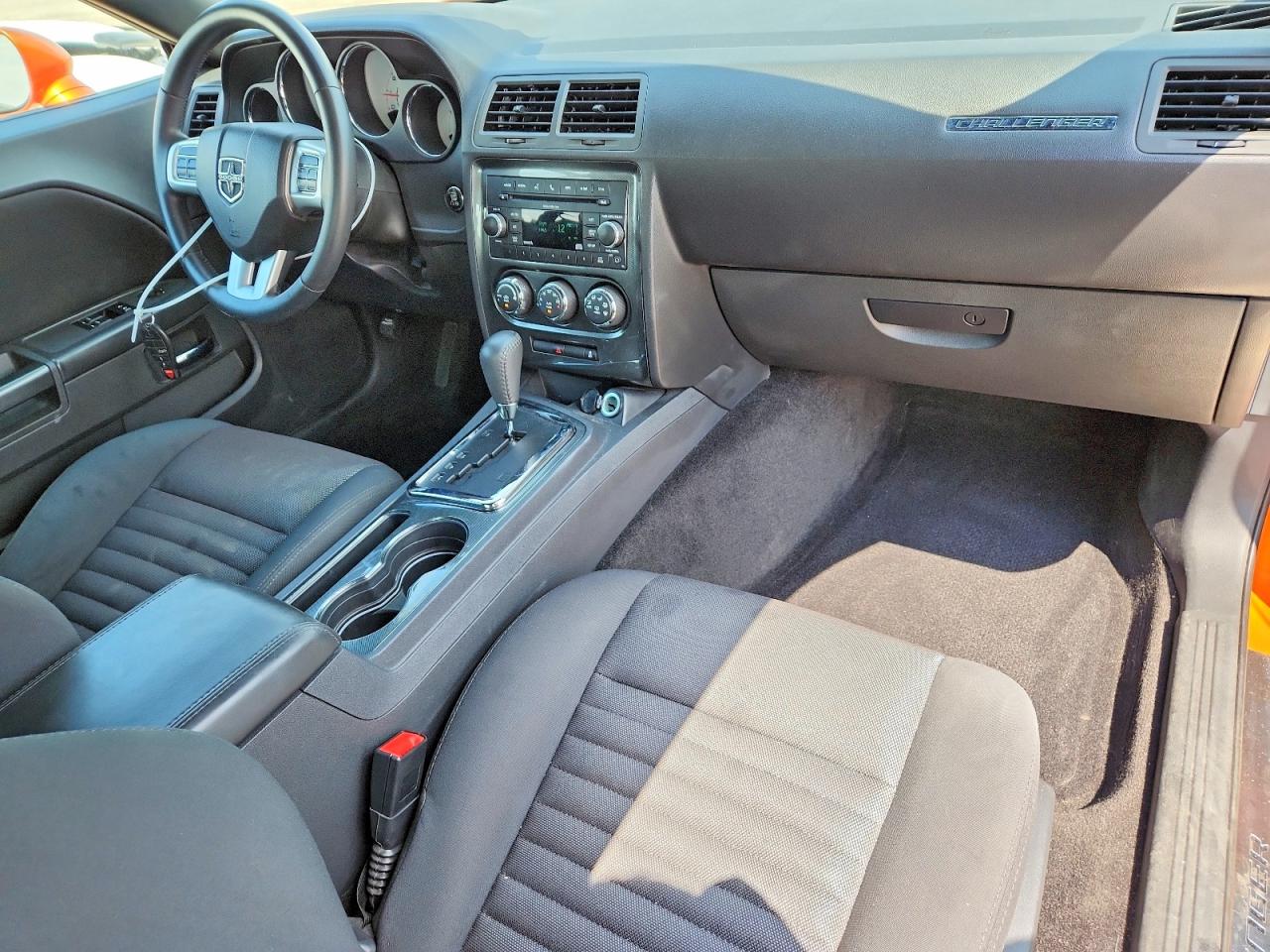 2011 Dodge Challenger Orange vin: 2B3CJ4DGXBH590328