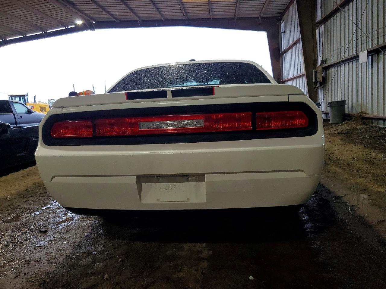 2010 Dodge Challenger Se White vin: 2B3CJ4DV1AH110397