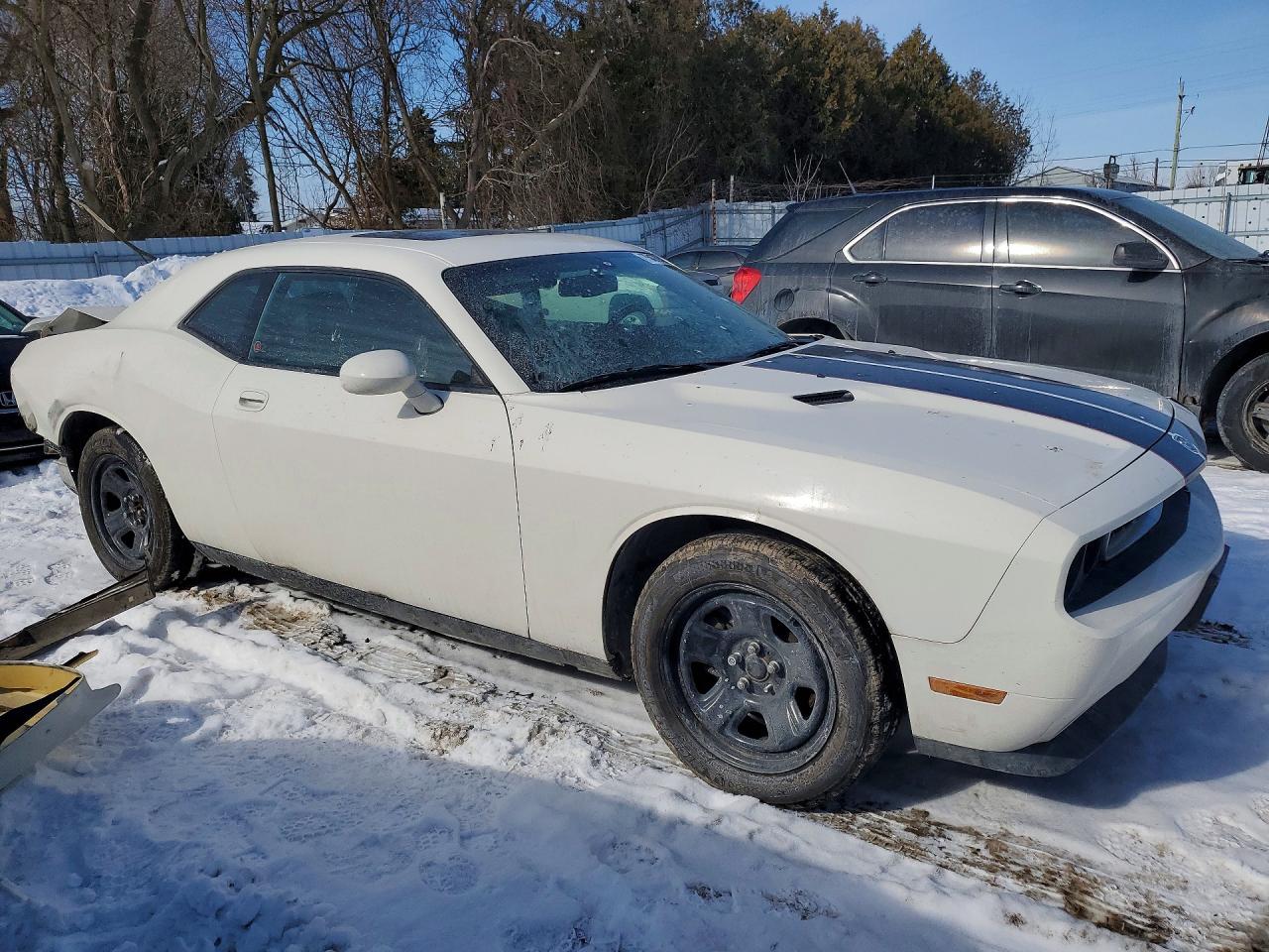 2010 Dodge Challenger Se White vin: 2B3CJ4DV1AH185231
