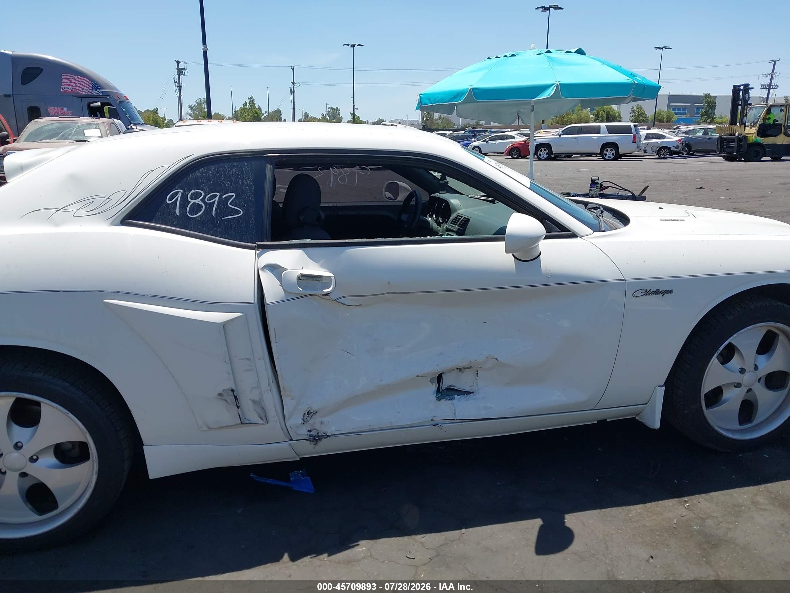2010 Dodge Challenger Se White vin: 2B3CJ4DV2AH215806