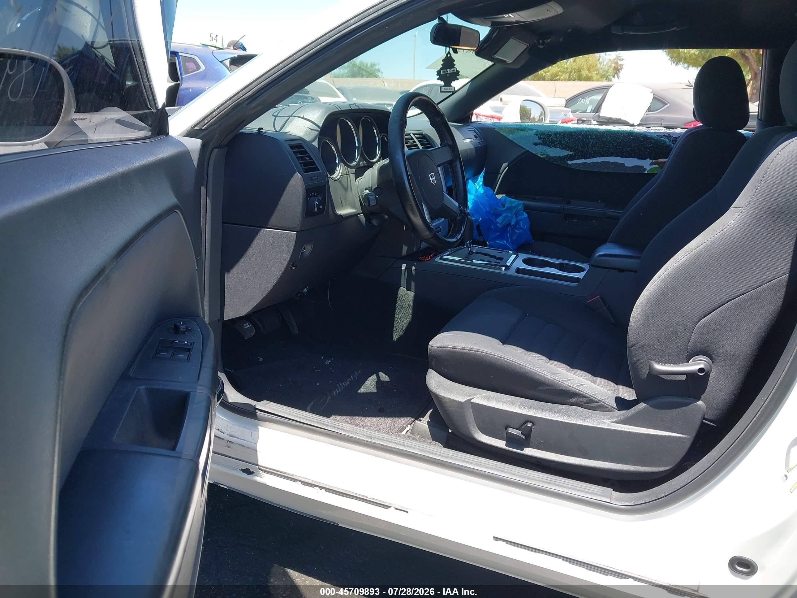 2010 Dodge Challenger Se White vin: 2B3CJ4DV2AH215806
