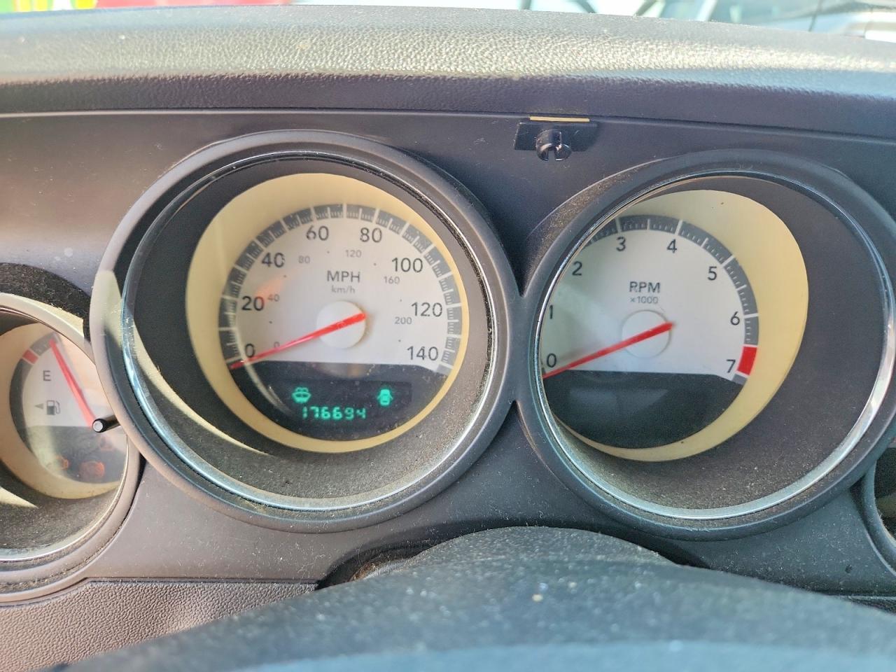 2010 Dodge Challenger Se Red vin: 2B3CJ4DV3AH172707