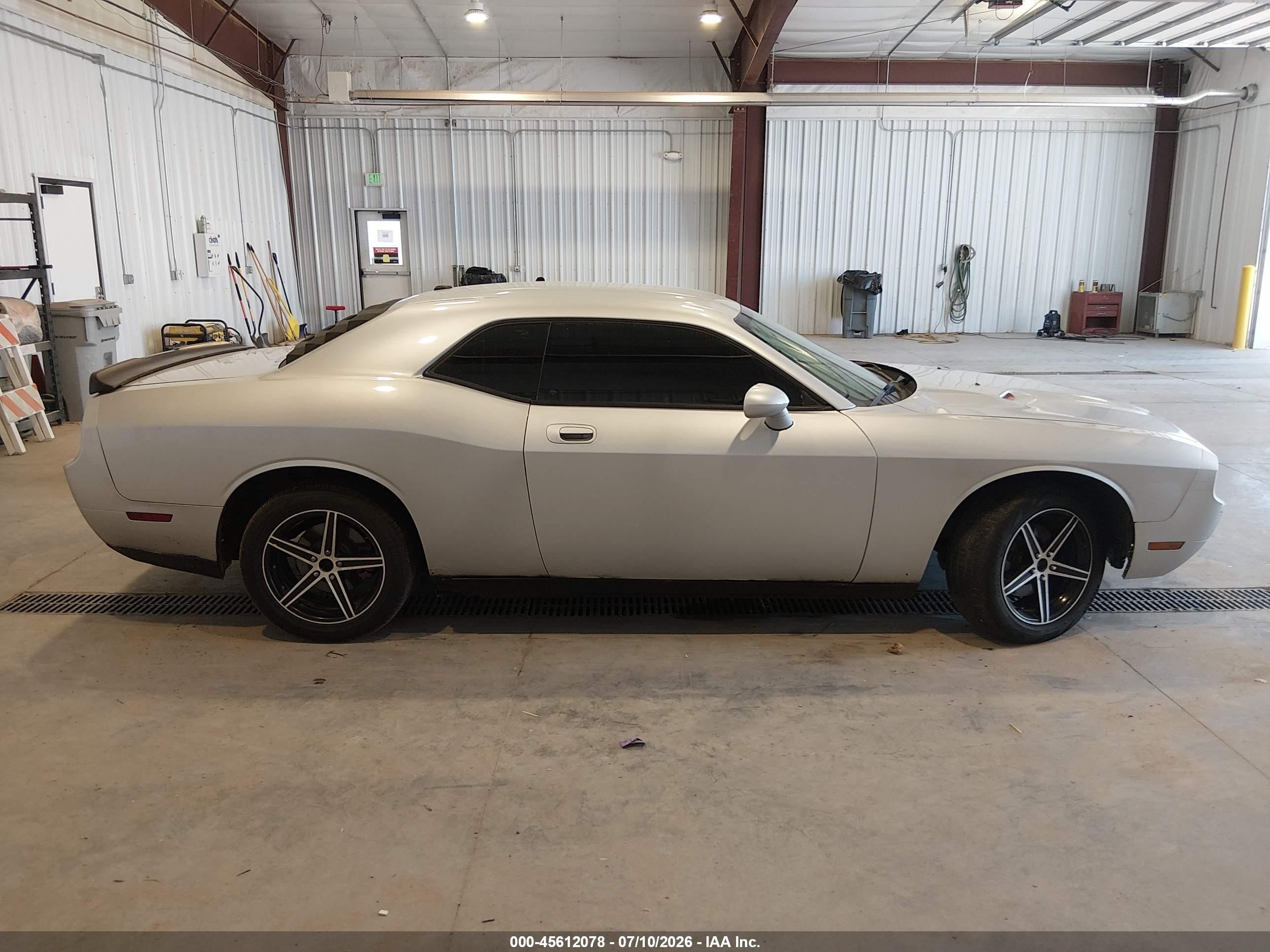 2010 Dodge Challenger Se Серебряный vin: 2B3CJ4DVXAH102721