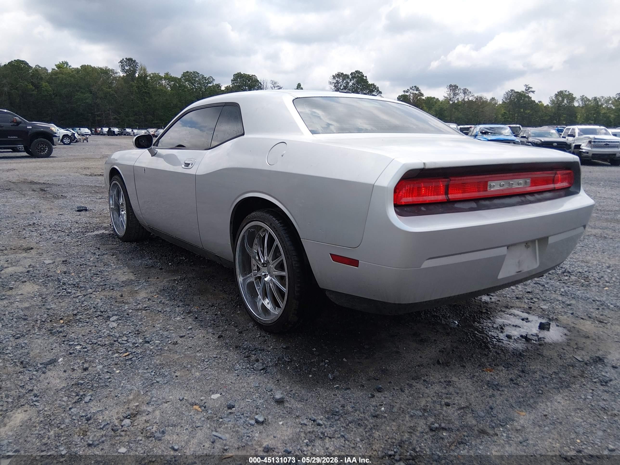 2010 Dodge Challenger Se Серебряный vin: 2B3CJ4DVXAH261612