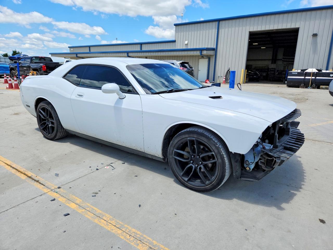 2010 Dodge Challenger Se Белый vin: 2B3CJ4DVXAH323333