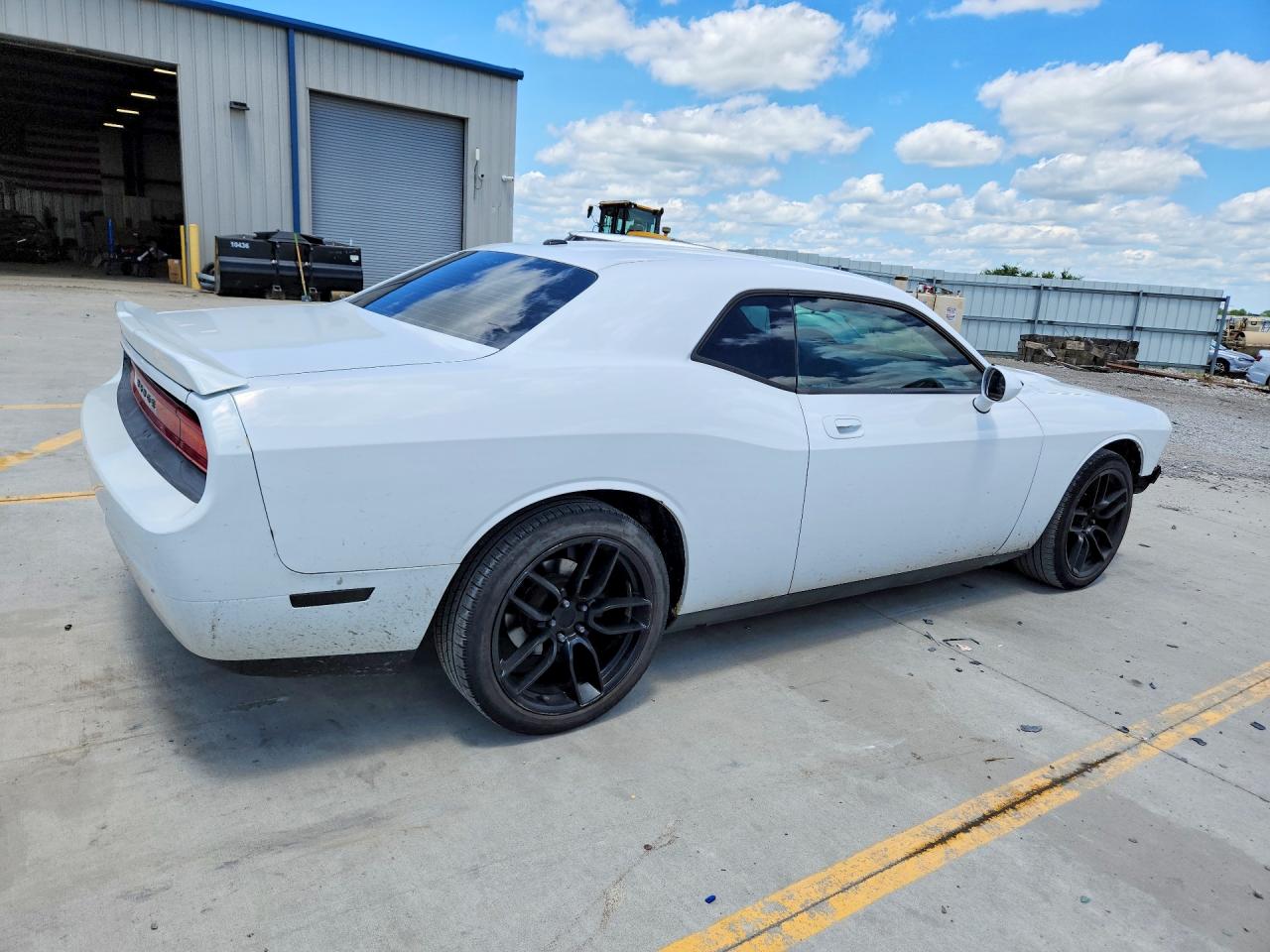2010 Dodge Challenger Se Белый vin: 2B3CJ4DVXAH323333