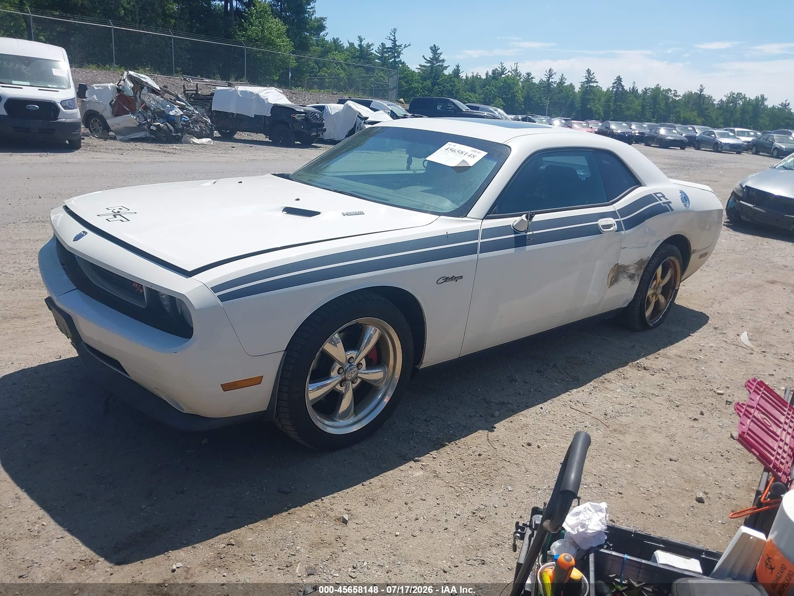 2010 Dodge Challenger R/t White vin: 2B3CJ5DT0AH166920