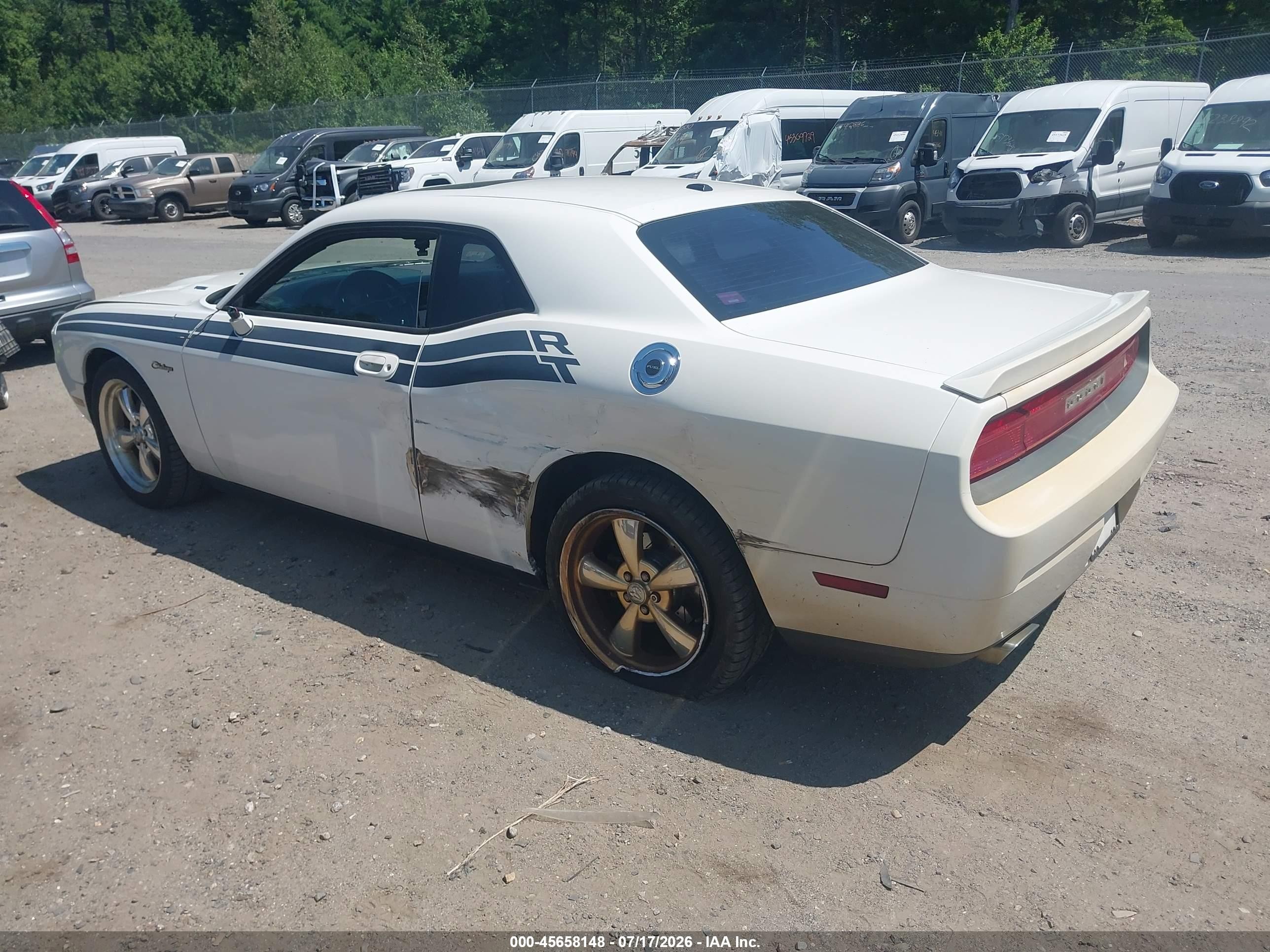 2010 Dodge Challenger R/t White vin: 2B3CJ5DT0AH166920