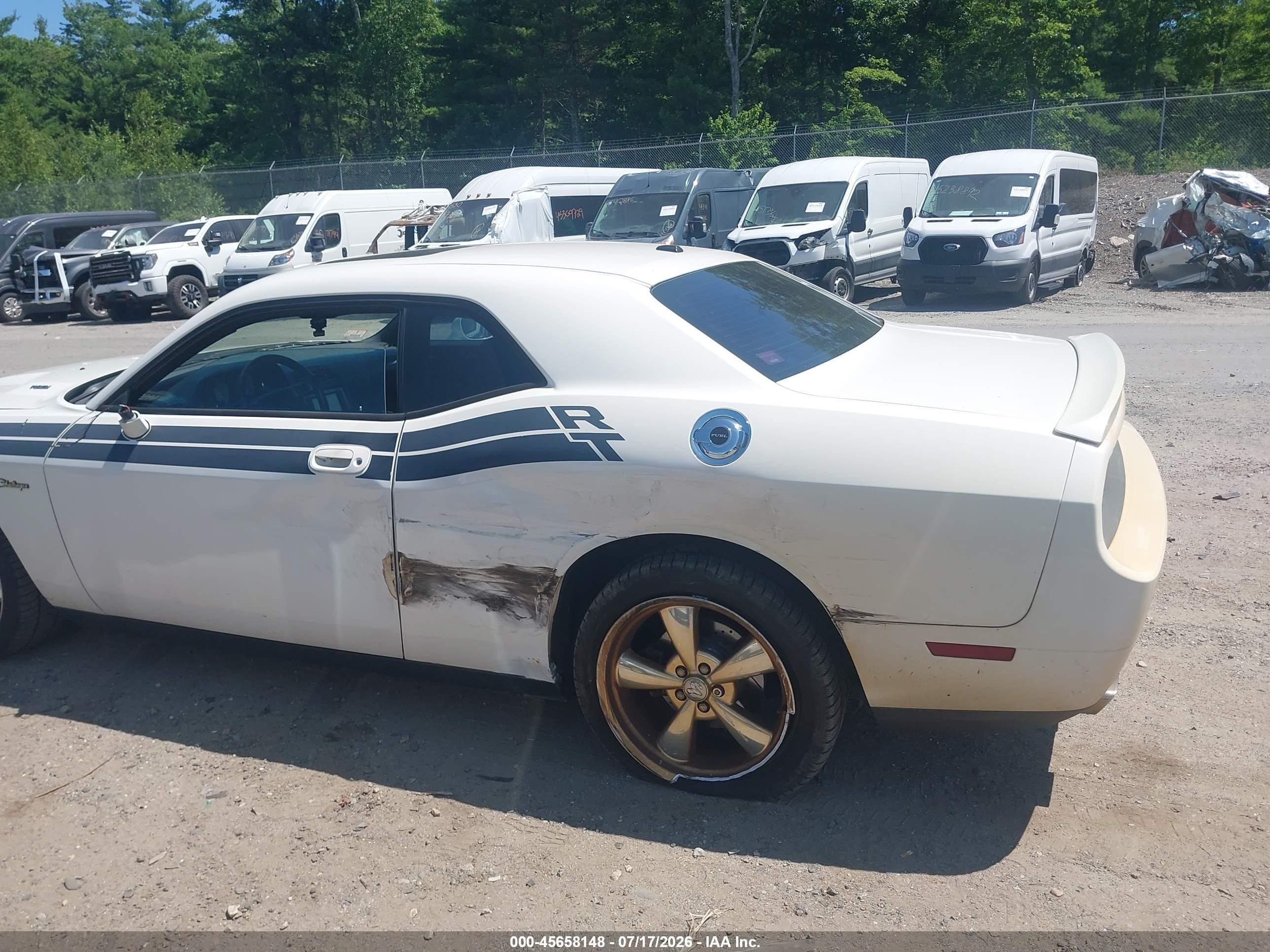 2010 Dodge Challenger R/t White vin: 2B3CJ5DT0AH166920