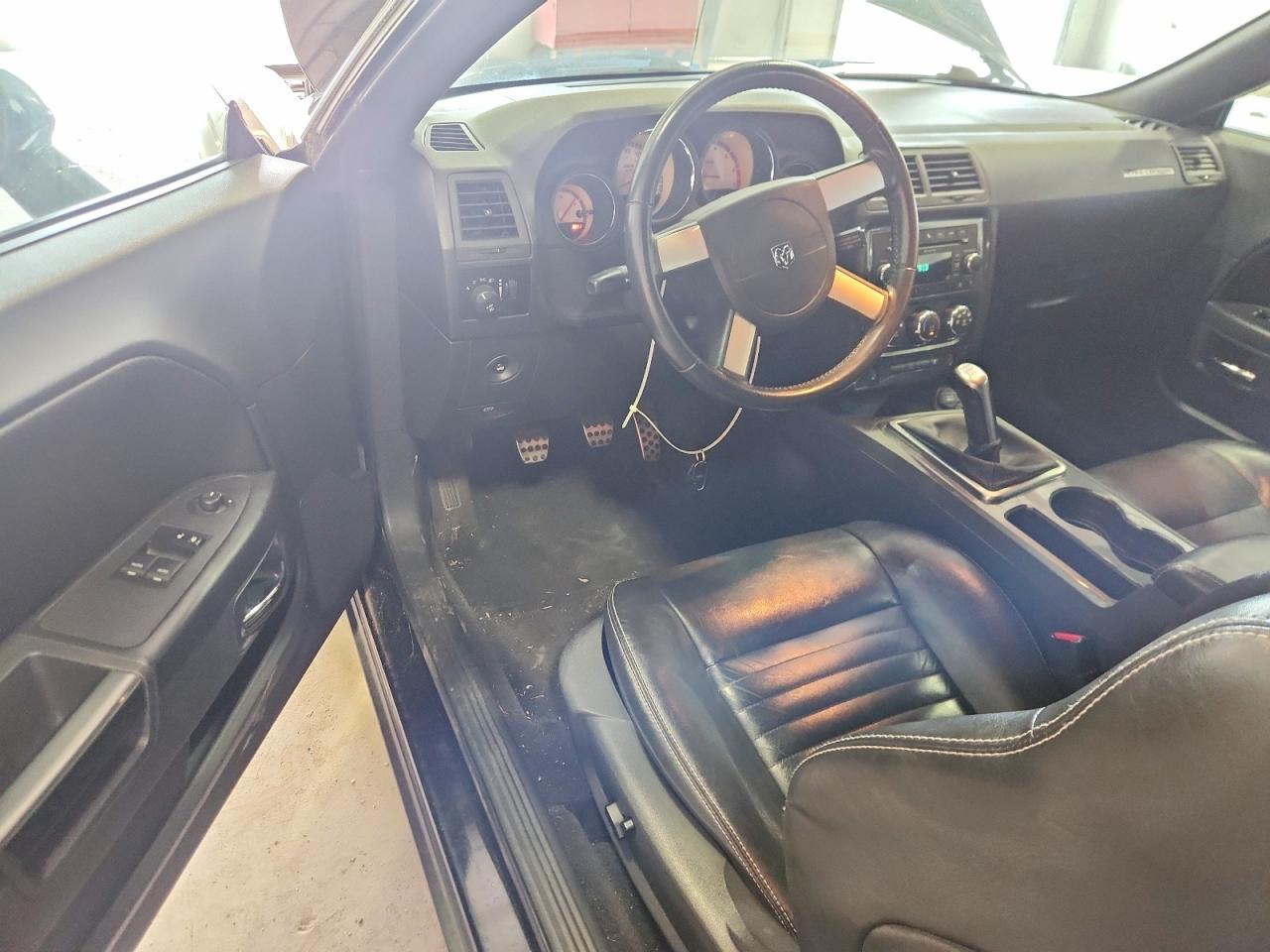 2010 Dodge Challenger Black vin: 2B3CJ5DT1AH241253