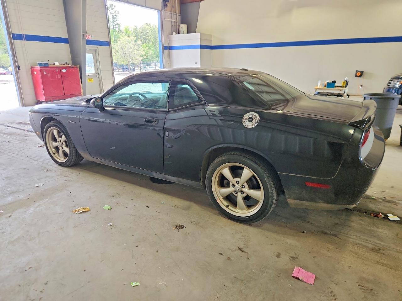 2010 Dodge Challenger Black vin: 2B3CJ5DT1AH241253