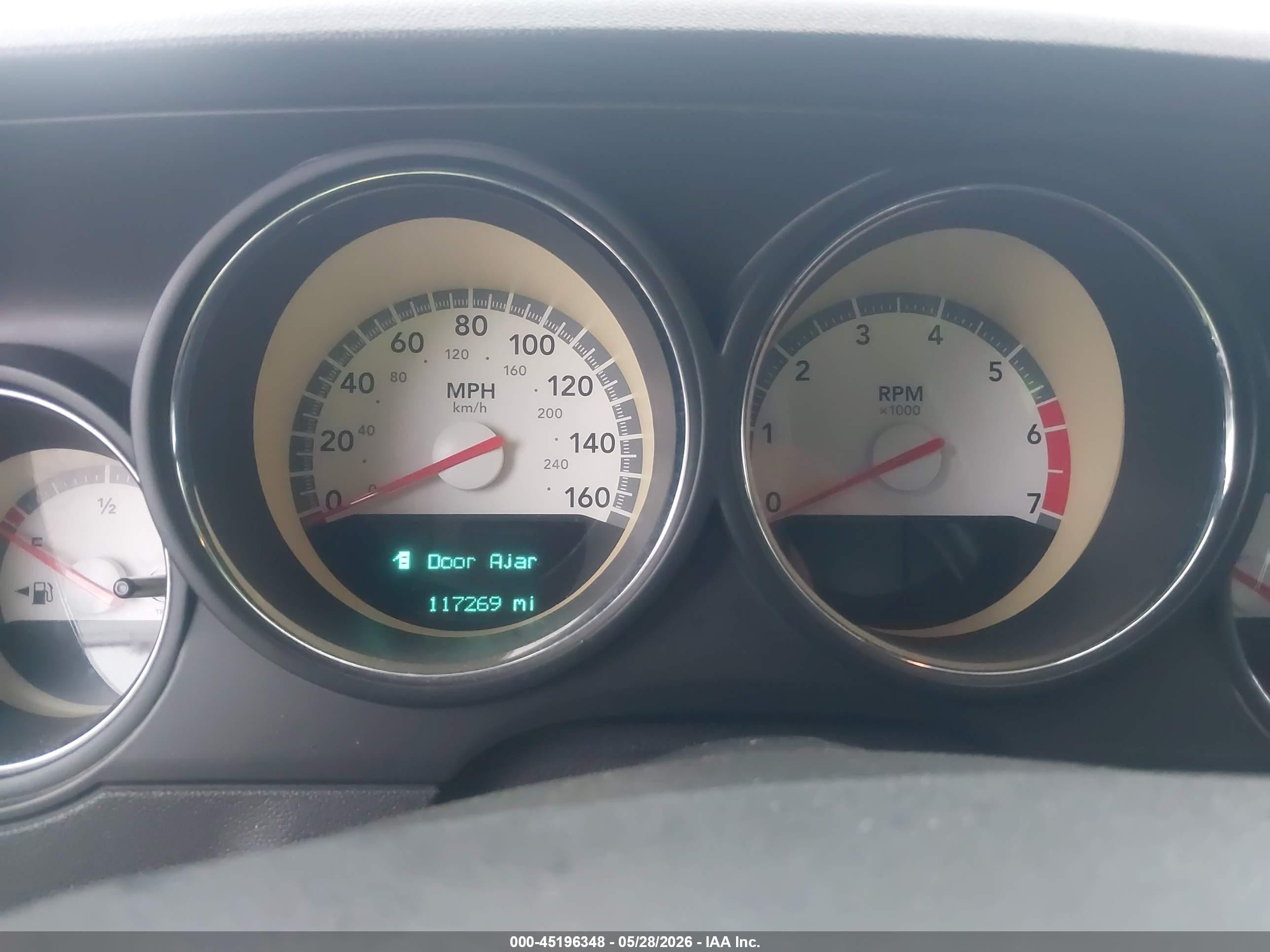 2010 Dodge Challenger R/t White vin: 2B3CJ5DT2AH322181