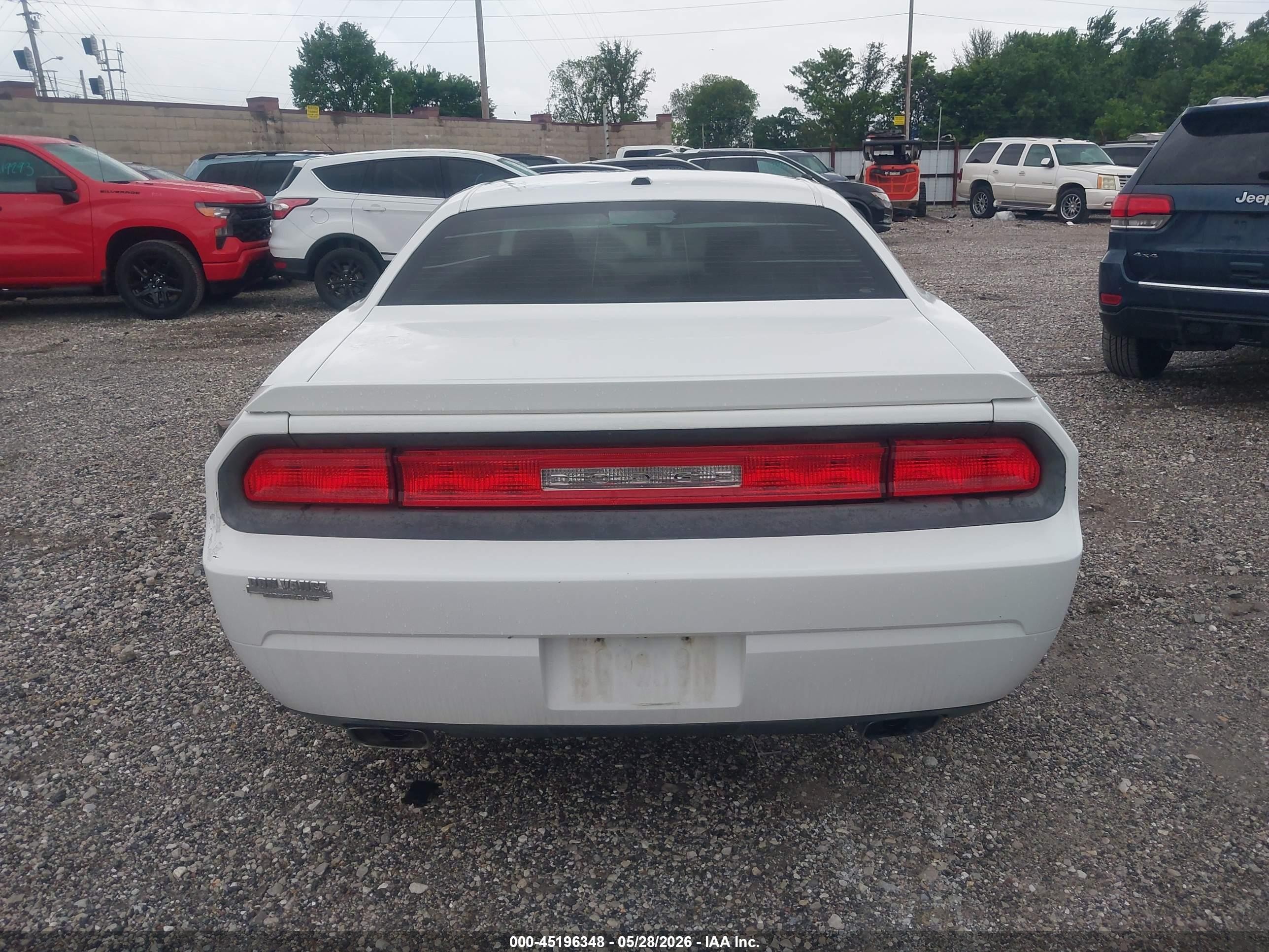 2010 Dodge Challenger R/t White vin: 2B3CJ5DT2AH322181