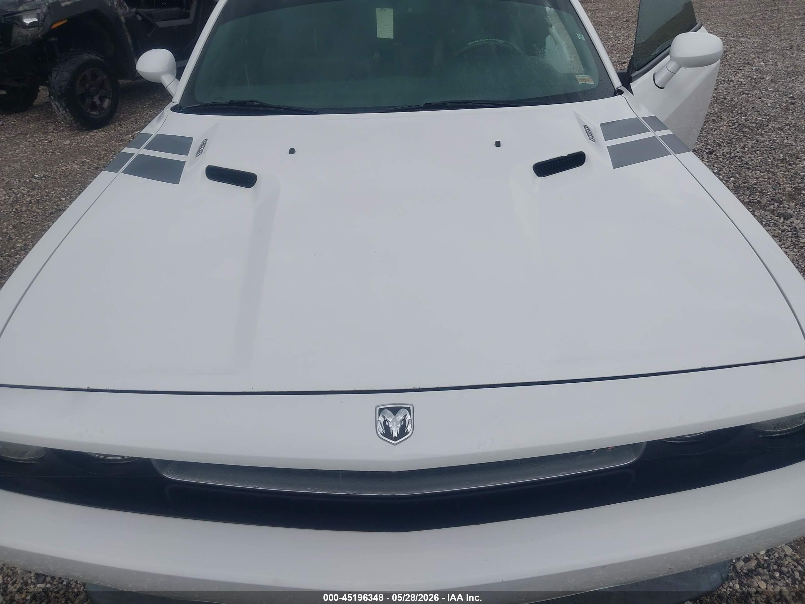2010 Dodge Challenger R/t White vin: 2B3CJ5DT2AH322181
