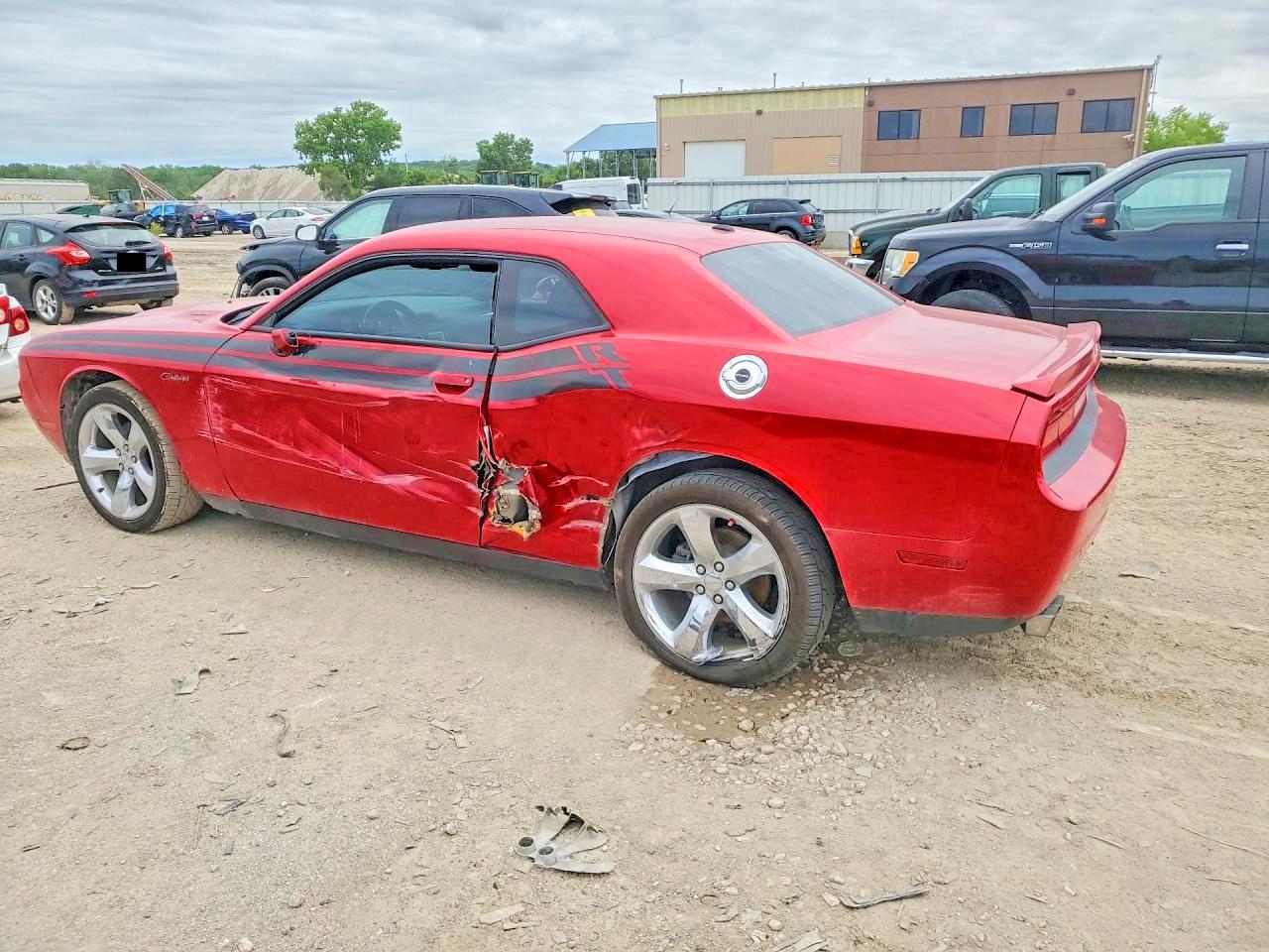 2011 Dodge Challenger R Красный vin: 2B3CJ5DT3BH533911