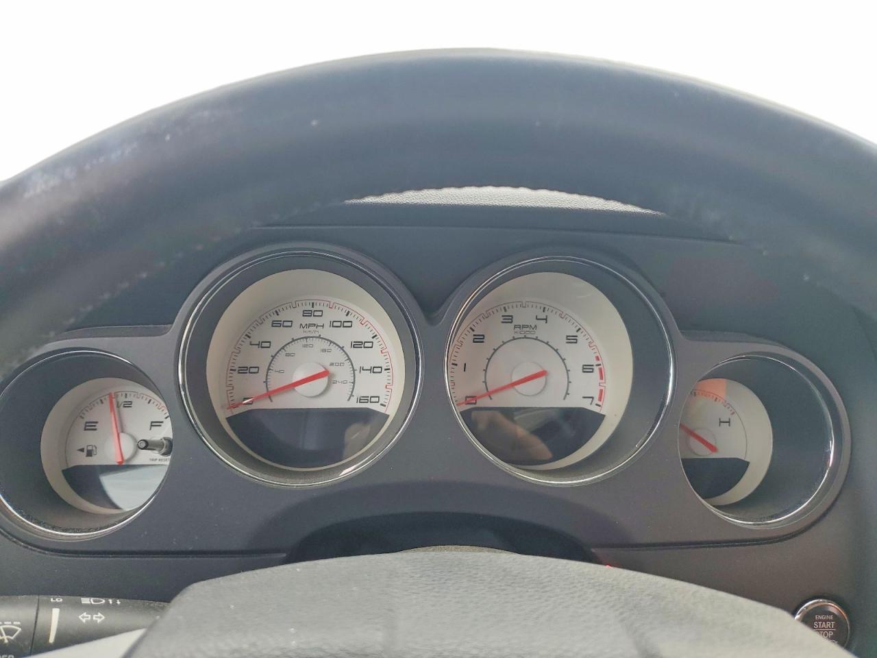 2011 Dodge Challenger R Красный vin: 2B3CJ5DT3BH533911