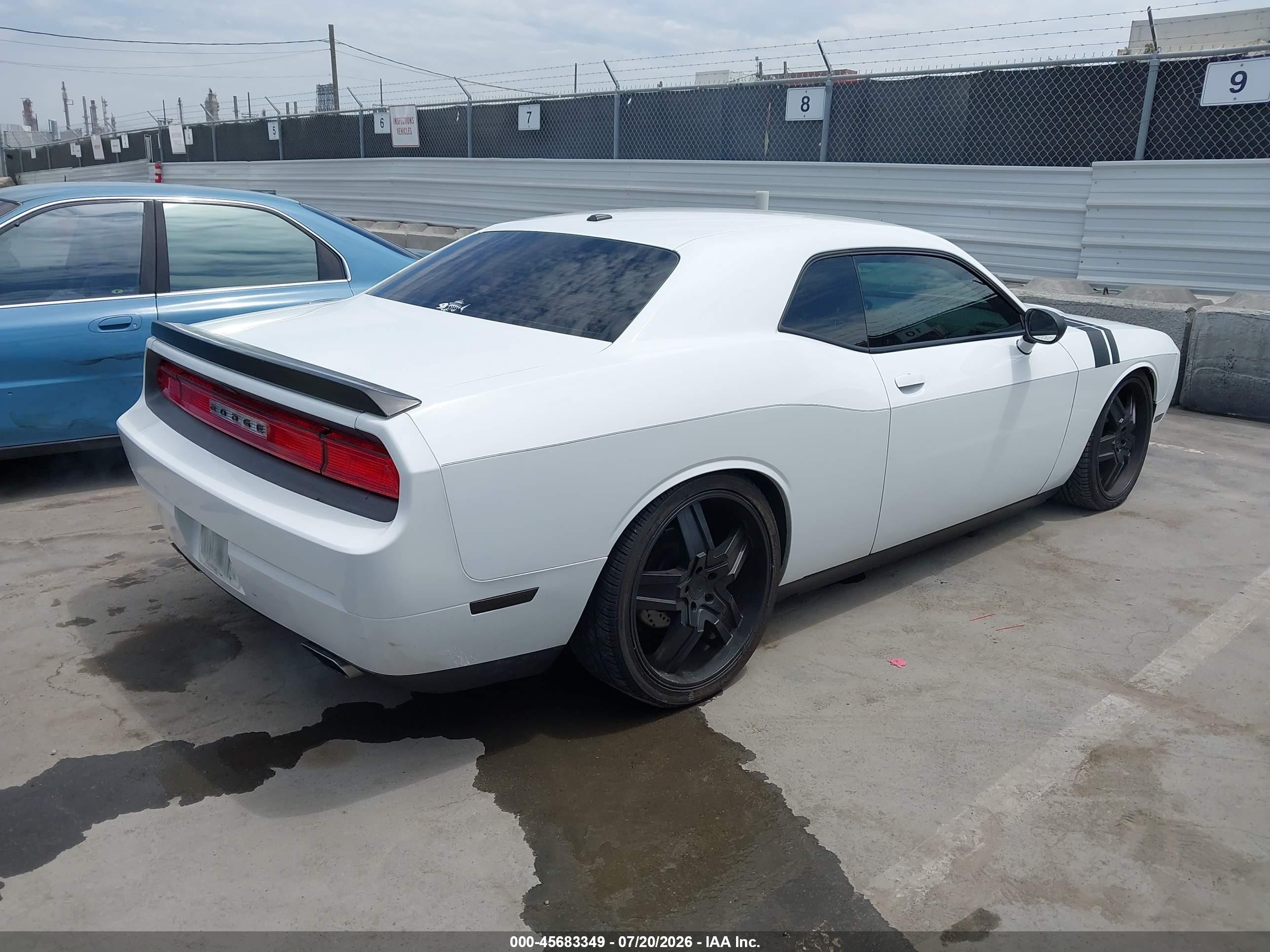 2011 Dodge Challenger R/t White vin: 2B3CJ5DT3BH552989