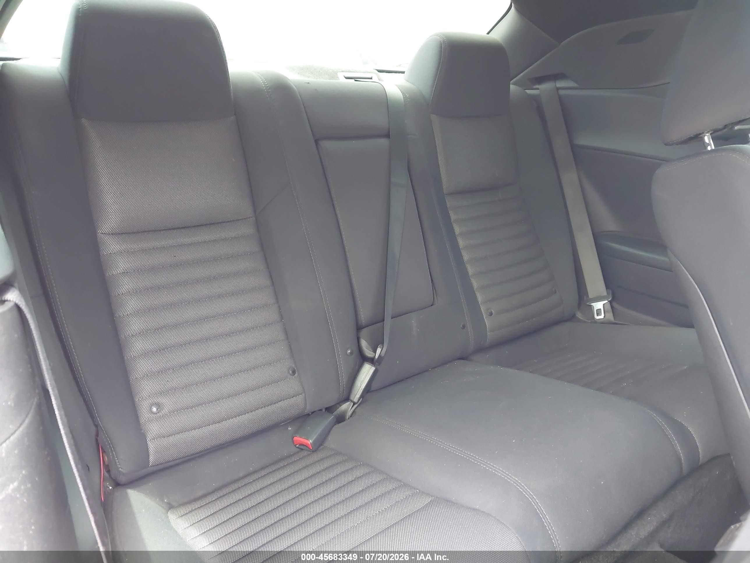 2011 Dodge Challenger R/t White vin: 2B3CJ5DT3BH552989