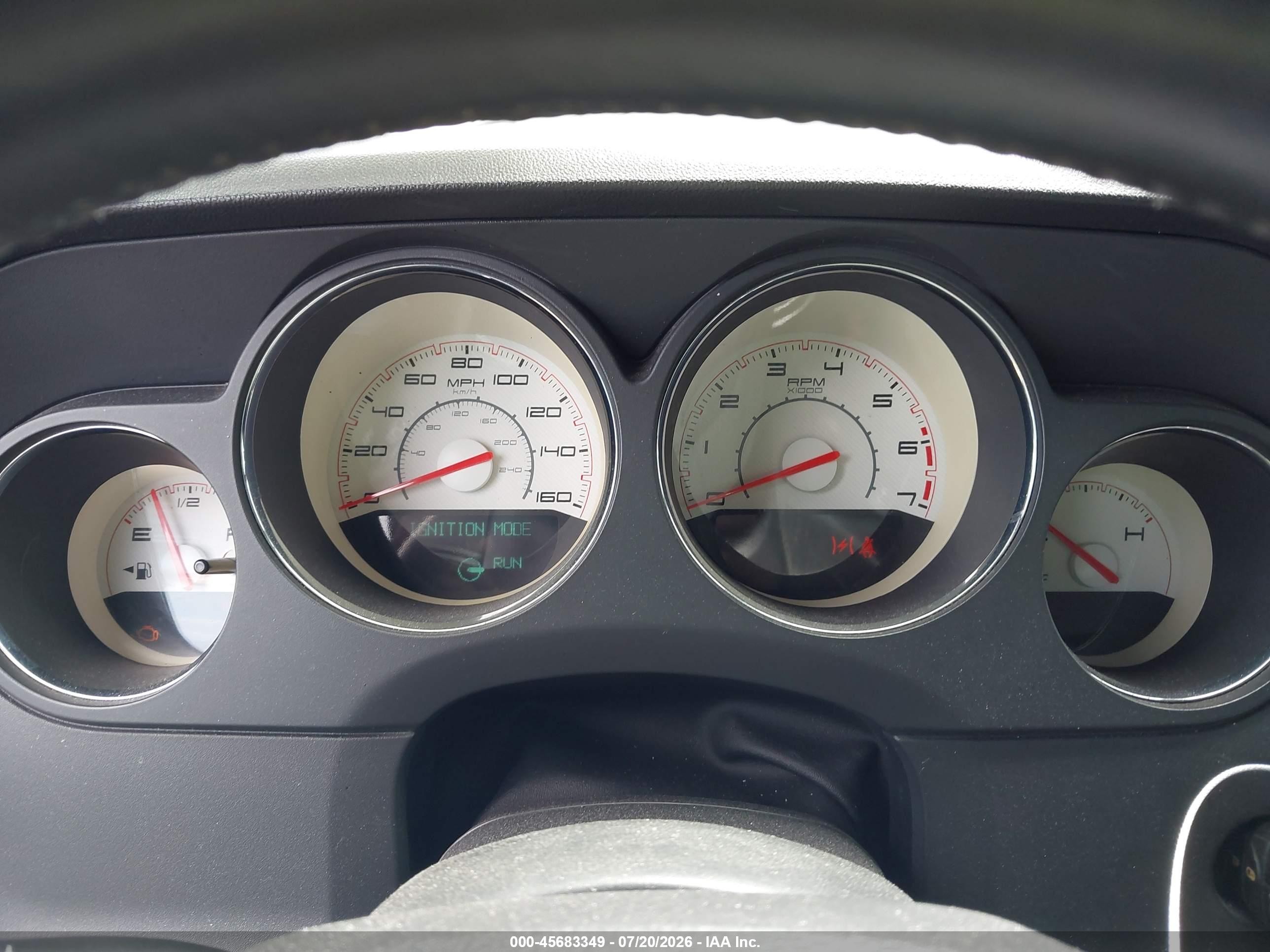 2011 Dodge Challenger R/t White vin: 2B3CJ5DT3BH552989