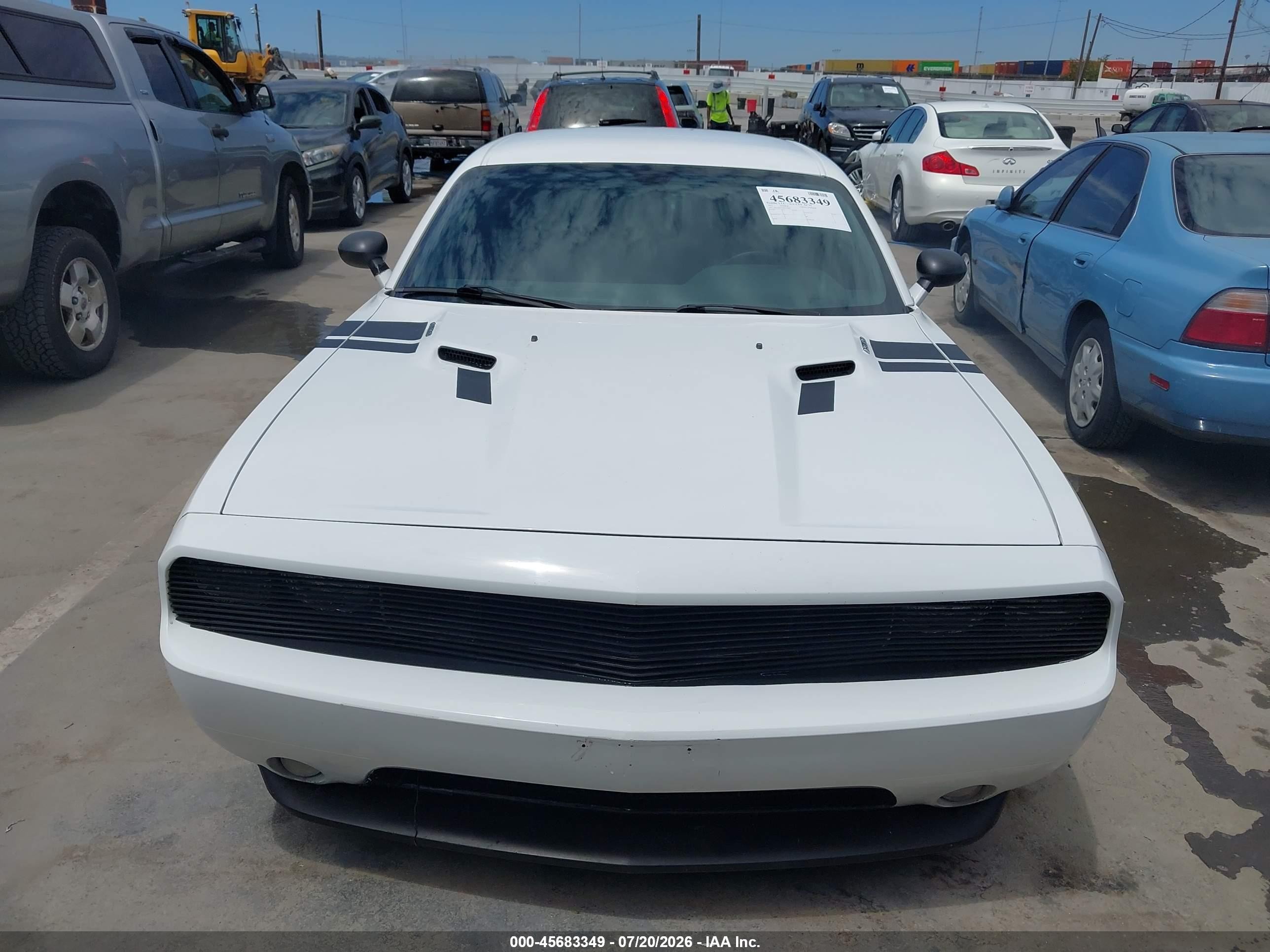 2011 Dodge Challenger R/t White vin: 2B3CJ5DT3BH552989