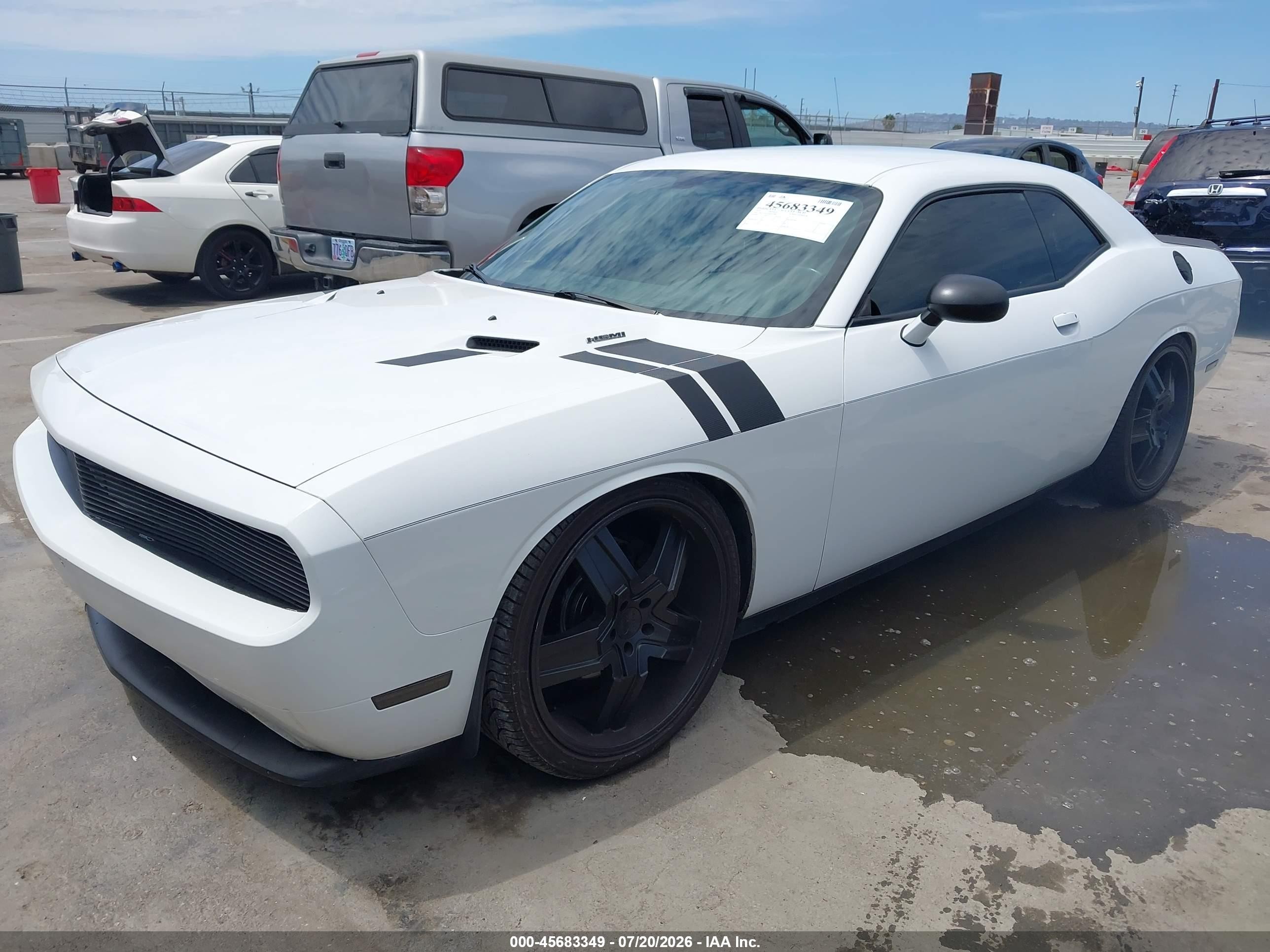 2011 Dodge Challenger R/t White vin: 2B3CJ5DT3BH552989