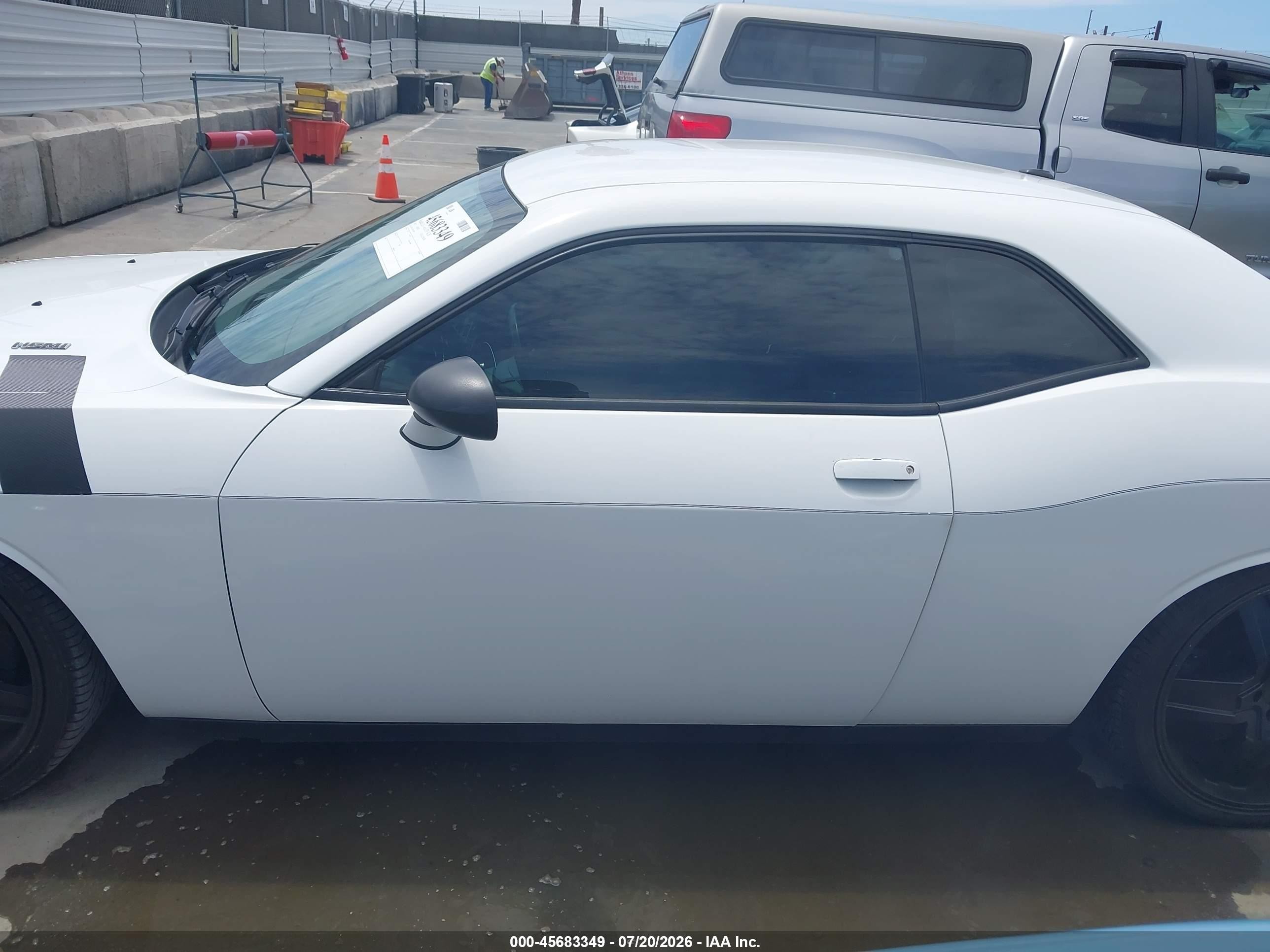 2011 Dodge Challenger R/t White vin: 2B3CJ5DT3BH552989