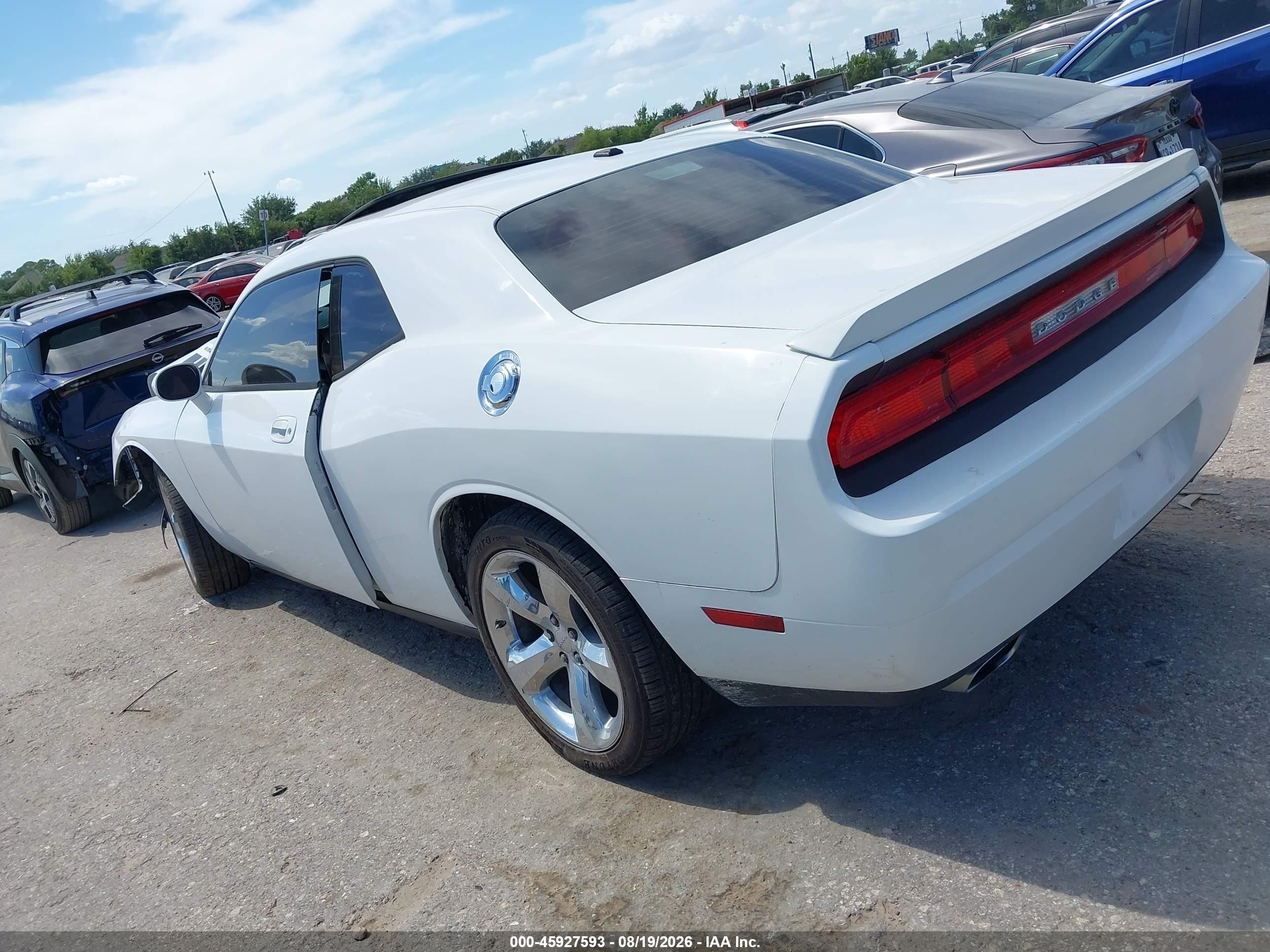 2010 Dodge Challenger R/t White vin: 2B3CJ5DT5AH283652