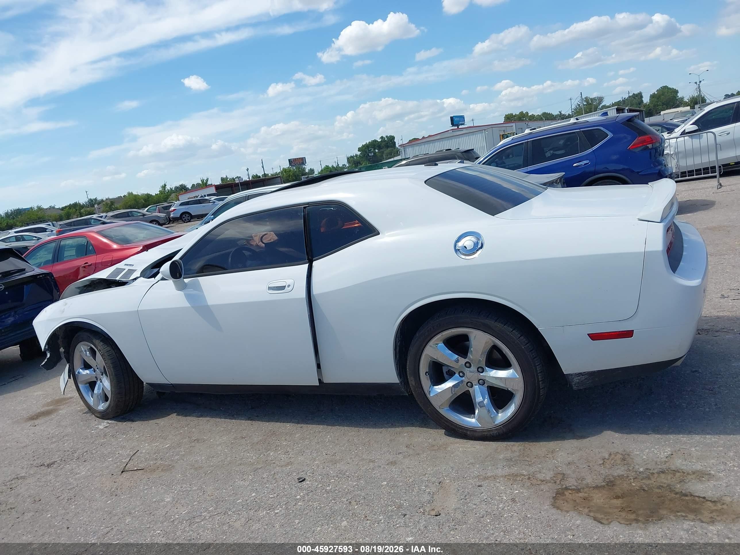 2010 Dodge Challenger R/t White vin: 2B3CJ5DT5AH283652