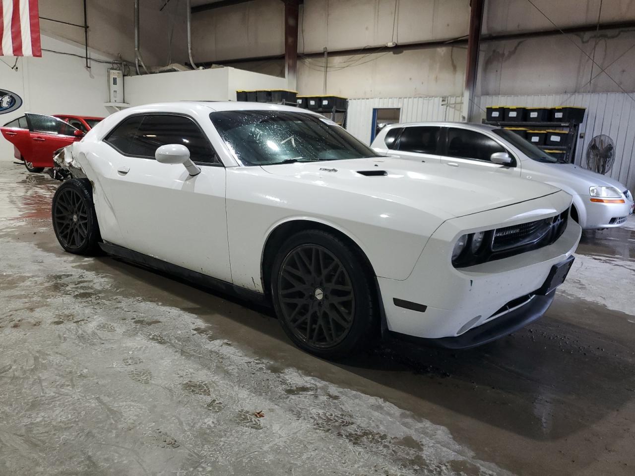 2011 Dodge Challenger R/t White vin: 2B3CJ5DT5BH578560