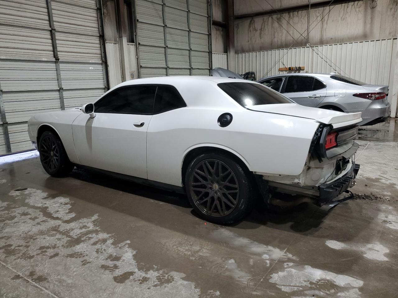 2011 Dodge Challenger R/t White vin: 2B3CJ5DT5BH578560