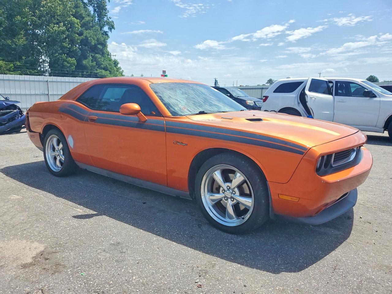 2011 Dodge Challenger Orange vin: 2B3CJ5DT6BH565543