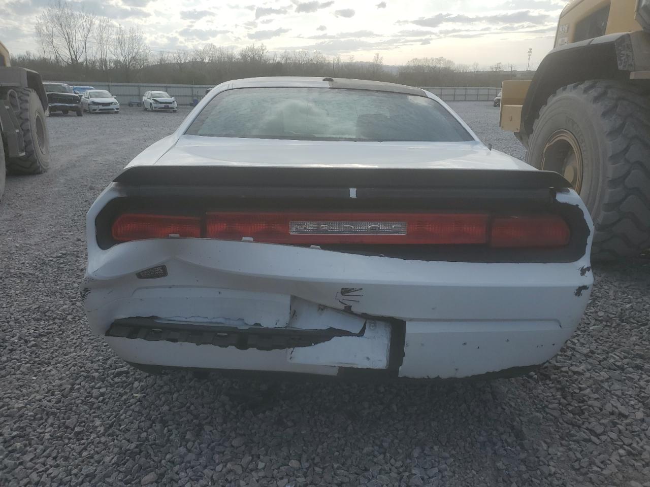 2010 Dodge Challenger R/t White vin: 2B3CJ5DT7AH296838