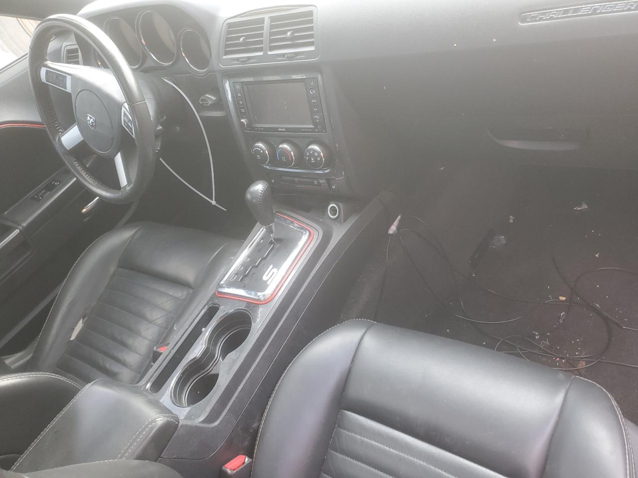 2010 Dodge Challenger R/t White vin: 2B3CJ5DT7AH296838