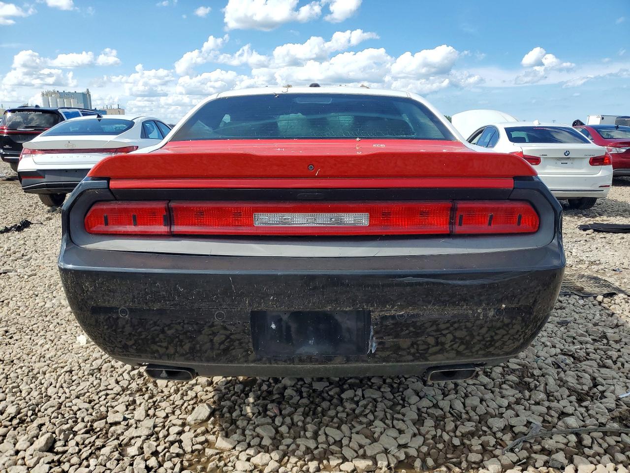 2011 Dodge Challenger R/t White vin: 2B3CJ5DT8BH571327