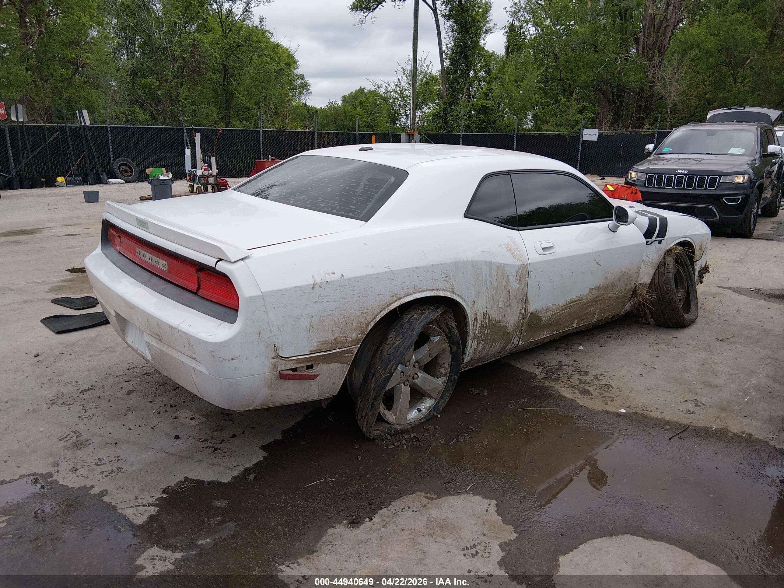2010 Dodge Challenger R/t White vin: 2B3CJ5DT9AH289308