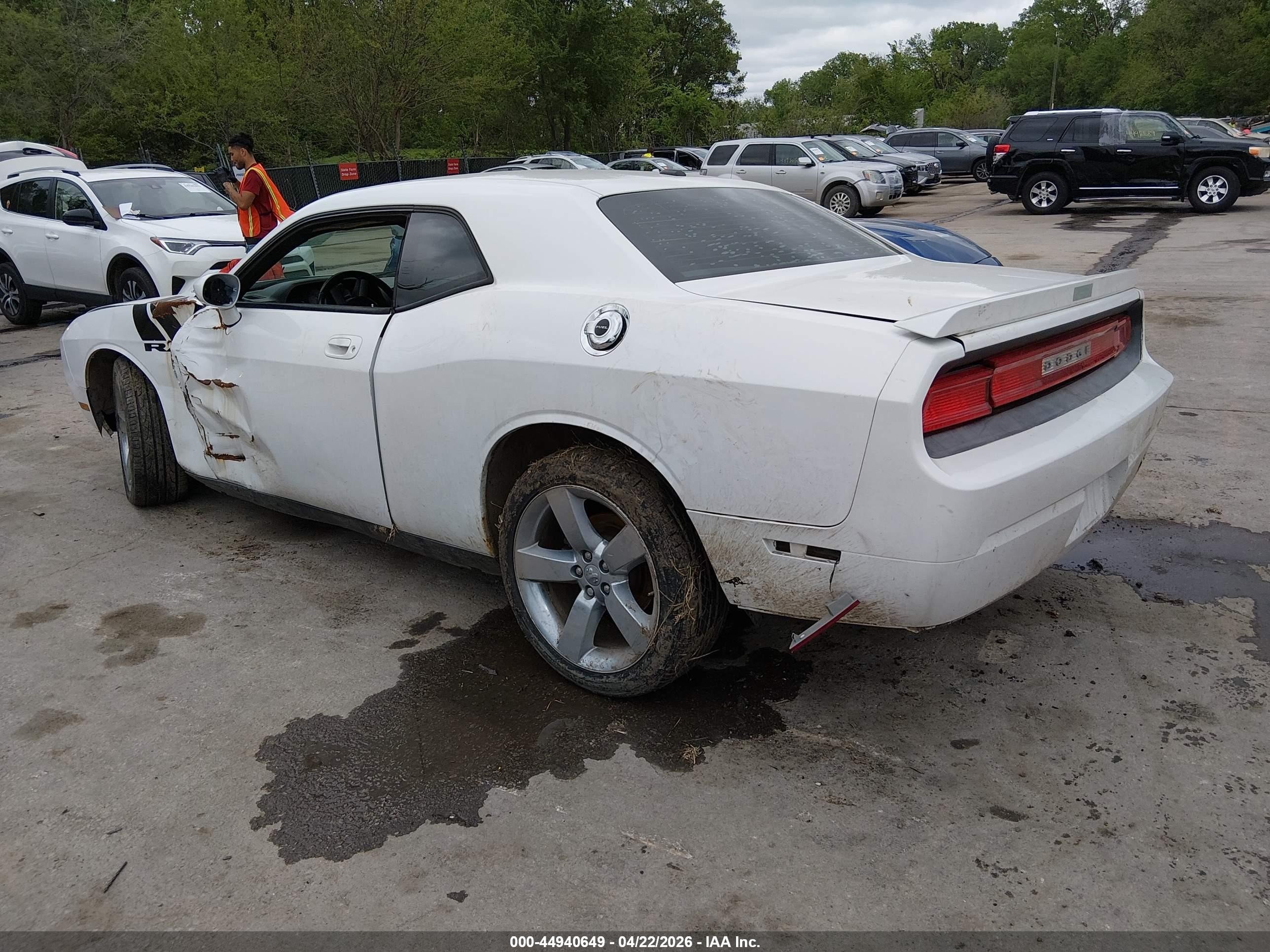 2010 Dodge Challenger R/t White vin: 2B3CJ5DT9AH289308