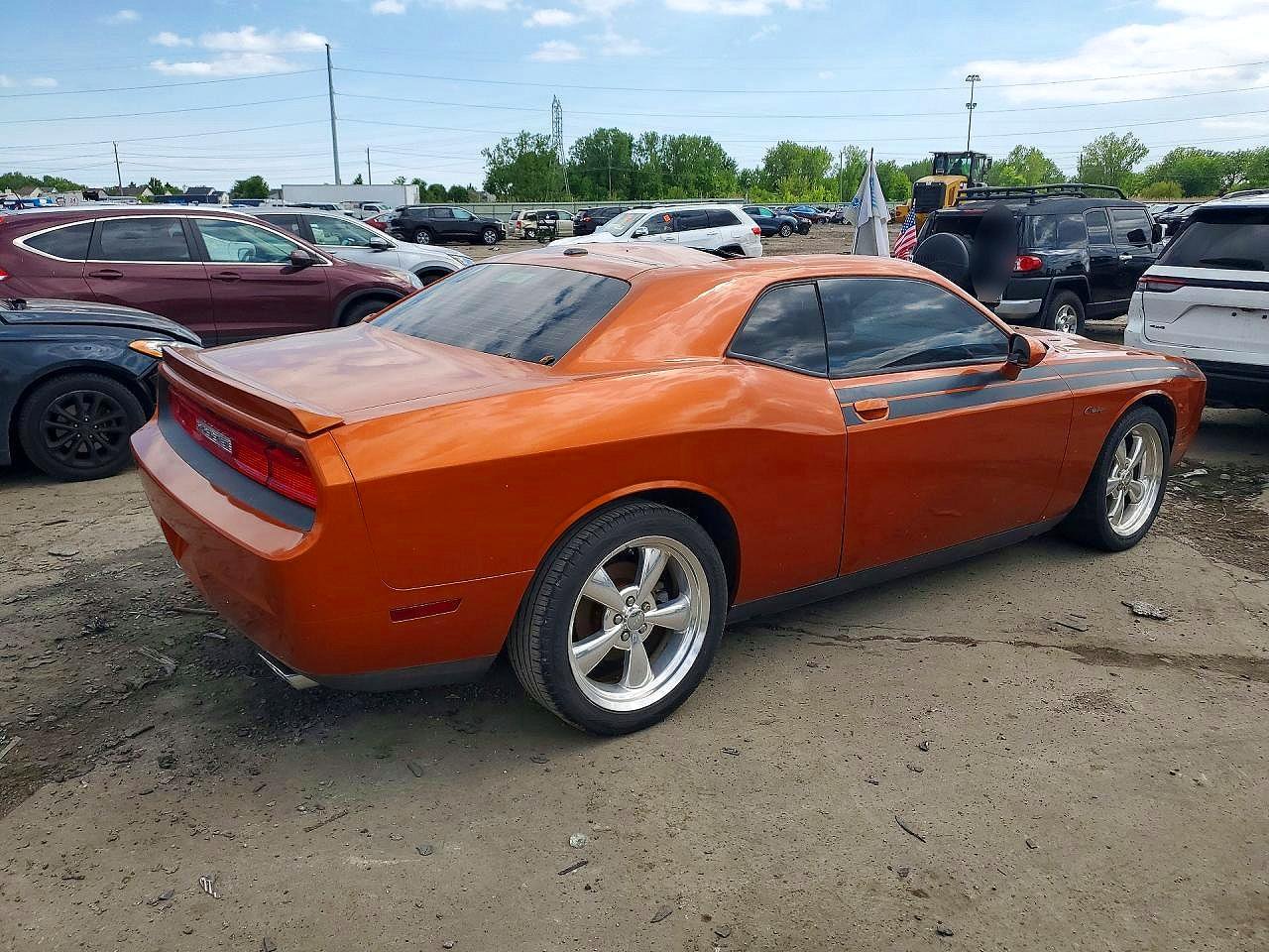 2011 Dodge Challenger R Оранжевый vin: 2B3CJ5DT9BH542712