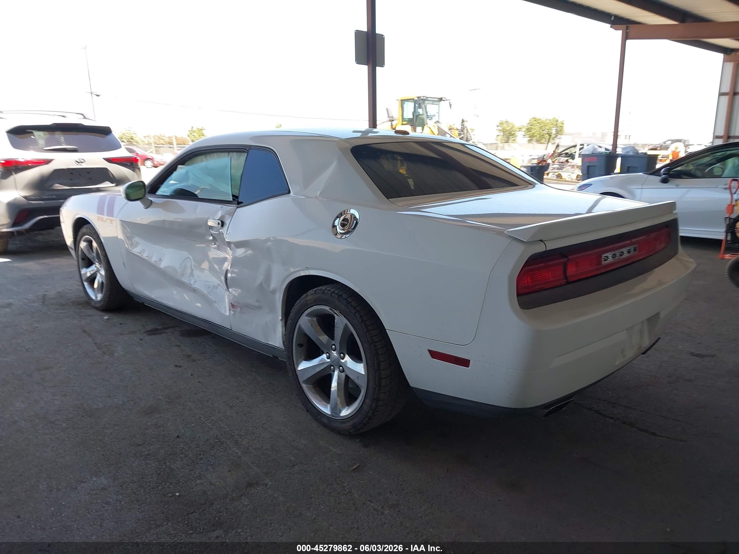 2011 Dodge Challenger R/t White vin: 2B3CJ5DT9BH584572