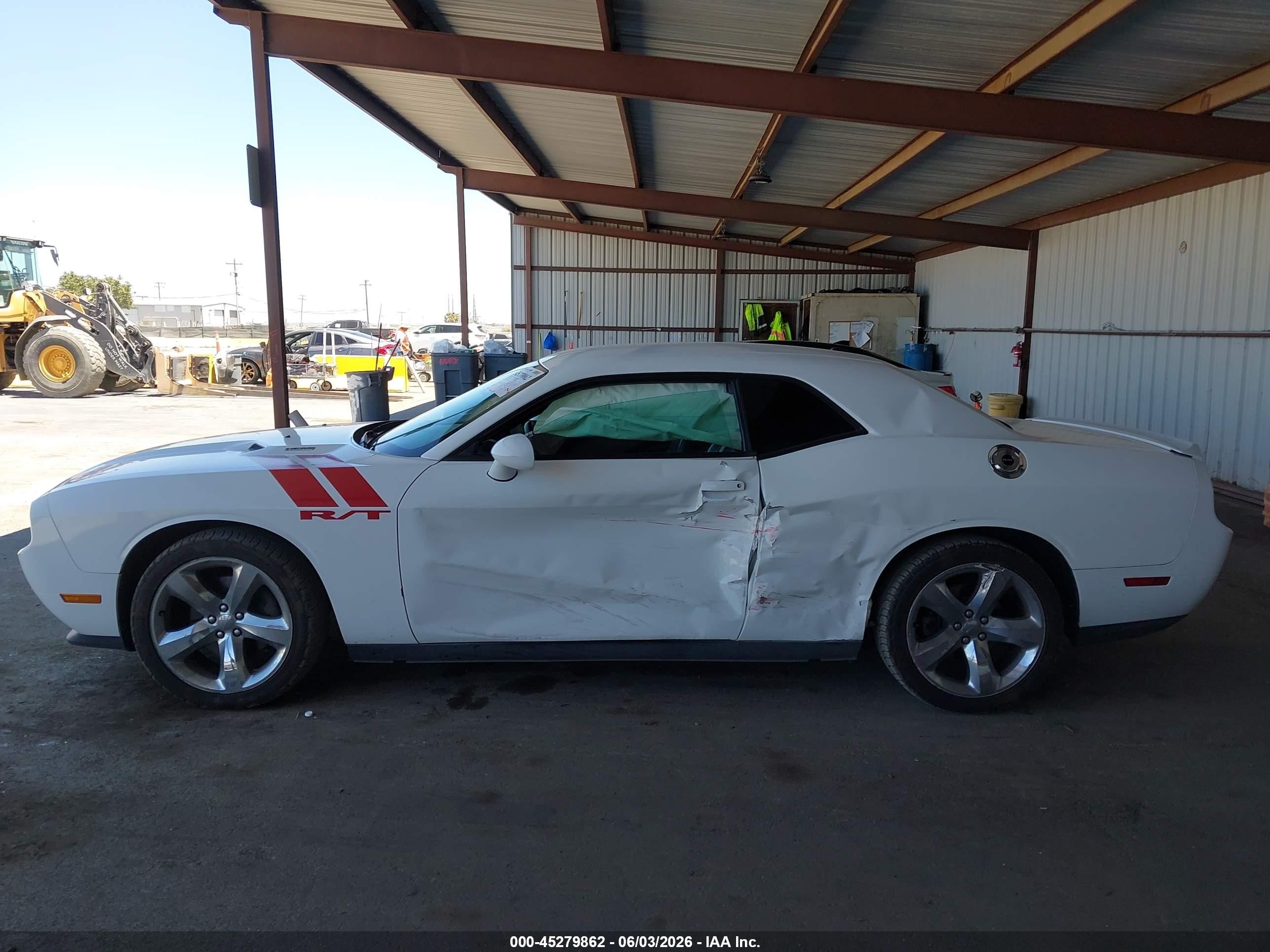 2011 Dodge Challenger R/t White vin: 2B3CJ5DT9BH584572