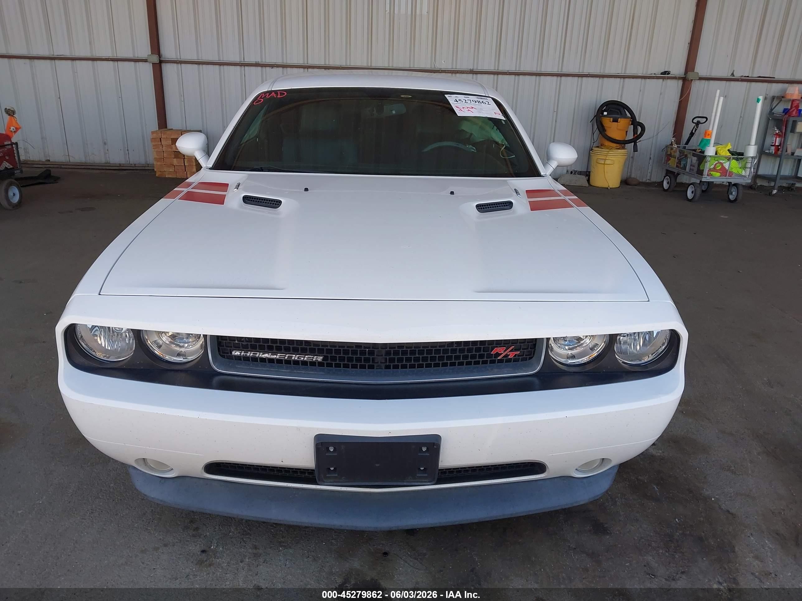 2011 Dodge Challenger R/t White vin: 2B3CJ5DT9BH584572