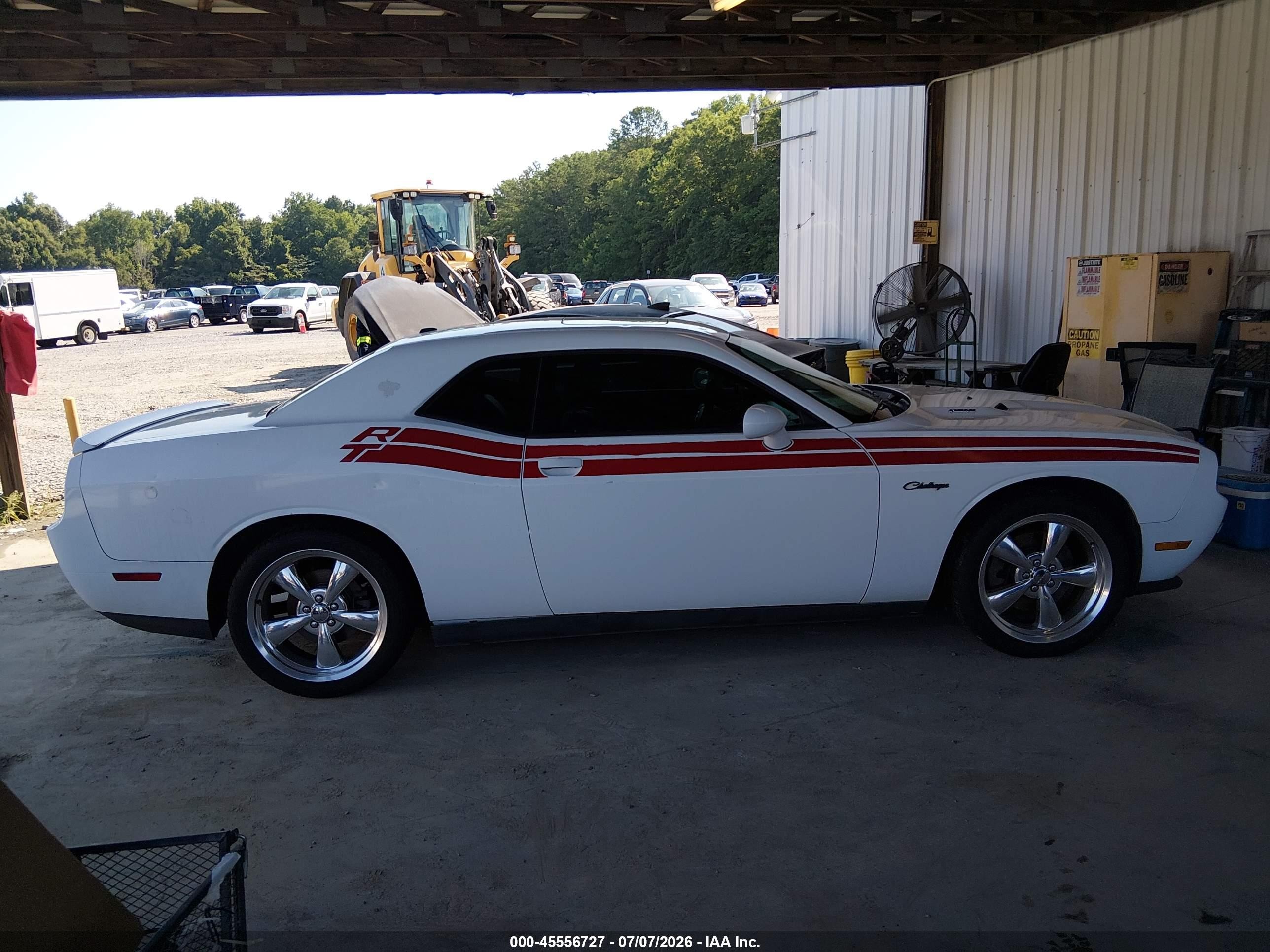 2011 Dodge Challenger R/t White vin: 2B3CJ5DT9BH604819