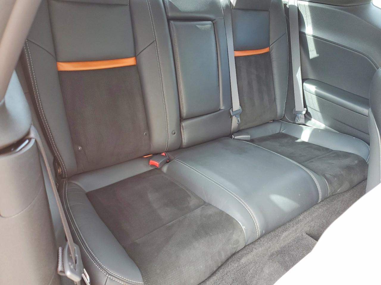 2011 Dodge Challenger Srt-8 Orange vin: 2B3CJ7DJ4BH526492