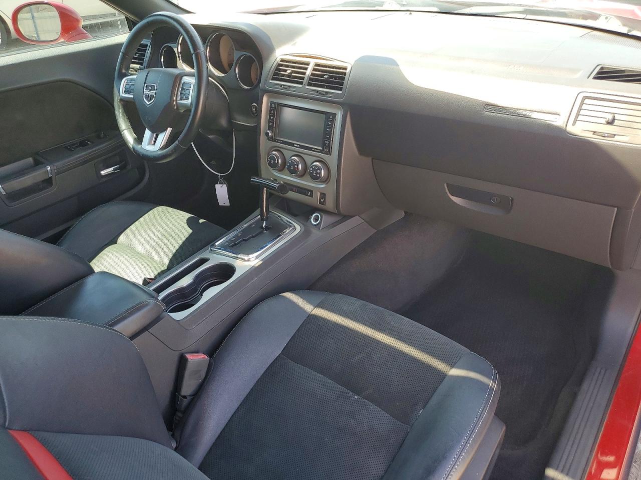 2011 Dodge Challenger Srt-8 Red vin: 2B3CJ7DJ4BH560089