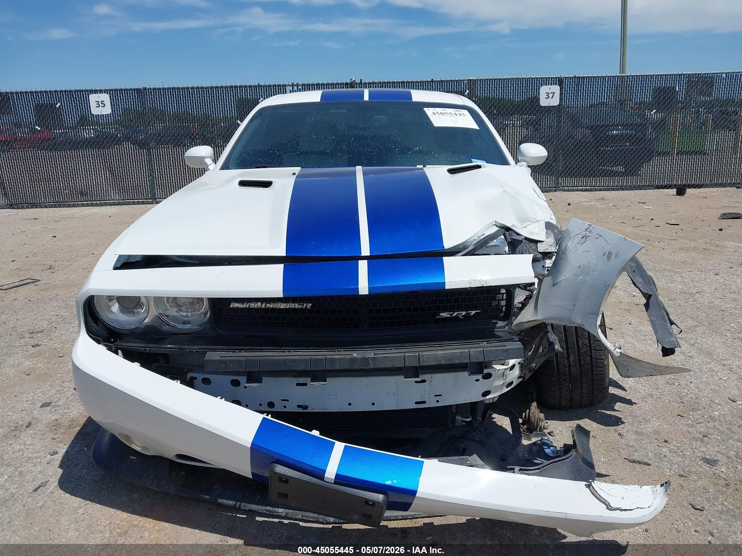 2011 Dodge Challenger Srt8 Белый vin: 2B3CJ7DJ7BH509783